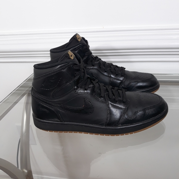 Jordan Other - Nike Air Jordan 1 High Black Gum Bottoms Sz 11